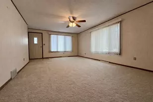 499 E Belleview St, Winona, MN 55987 - Photo 4