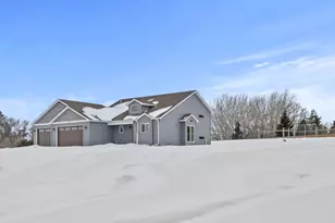 55376 Valley Ln, Pine City, MN 55063 - Photo 2
