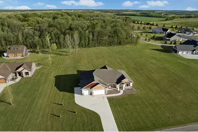 1013 Birch Avenue NE, Montgomery, MN 56069 - Photo 2