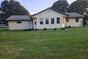 801 3rd St SW, Wells, MN 56097 - Photo 2