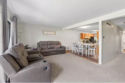 123 McKnight Road N #J, Saint Paul, MN 55119 - Photo 6