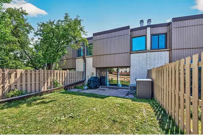123 McKnight Road N #J, Saint Paul, MN 55119 - Photo 28