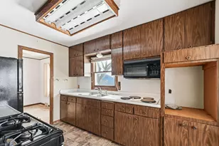 2009 Brookview Dr, Brooklyn Center, MN 55430 - Photo 10