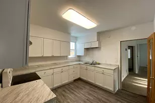 509 8th St NE, Austin, MN 55912 - Photo 4