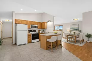 905 W Ridge Ct, New Richmond, WI 54017 - Photo 2