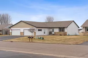 905 W Ridge Ct, New Richmond, WI 54017 - Photo 1