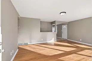 1589 Euclid St, Saint Paul, MN 55106 - Photo 2