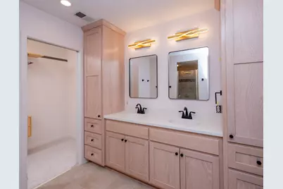 2498 Pond Circle E, Mendota Heights, MN 55120 - Photo 32