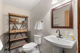 9506 Riverview Ave, Bloomington, MN 55425 - Photo 24