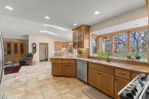 9506 Riverview Ave, Bloomington, MN 55425 - Photo 16