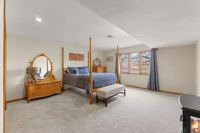 9506 Riverview Avenue, Bloomington, MN 55425 - Photo 44