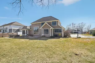 2477 Golf View Dr, River Falls, WI 54022 - Photo 36