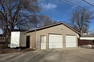 706 E Chestnut St, Redwood Falls, MN 56283 - Photo 8