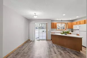 15057 Dunwood Trail, Apple Valley, MN 55124 - Photo 10