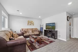 1360 Chestnut Cir, Carver, MN 55315 - Photo 22