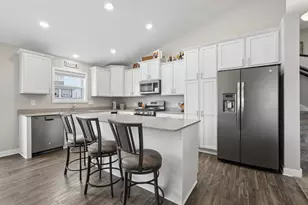 1360 Chestnut Cir, Carver, MN 55315 - Photo 8