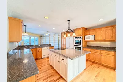 835 Gramsie Road, Shoreview, MN 55126 - Photo 6