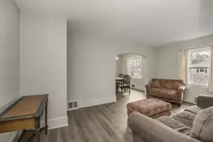 1764 English St, Maplewood, MN 55109 - Photo 6