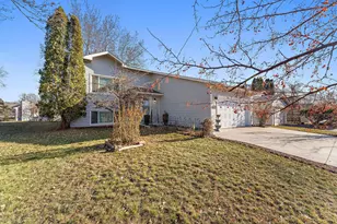 13753 Glenhurst Ave, Savage, MN 55378 - Photo 2