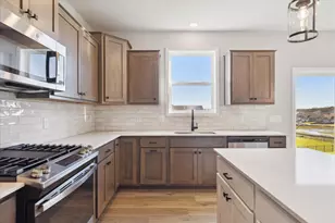 1937 Dahlia Dr, Shakopee, MN 55379 - Photo 6