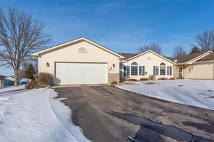 1502 Carriage Cir, Faribault, MN 55021 - Photo 2