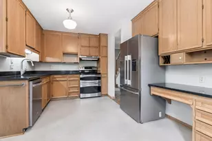 15776 Cedar Ridge Rd, Eden Prairie, MN 55347 - Photo 8