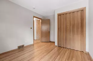 15776 Cedar Ridge Rd, Eden Prairie, MN 55347 - Photo 14