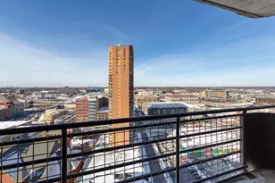 66 9th St E, Saint Paul, MN 55101 - Photo 22