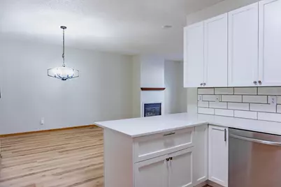 1122 Crystal Place W, Chaska, MN 55318 - Photo 12