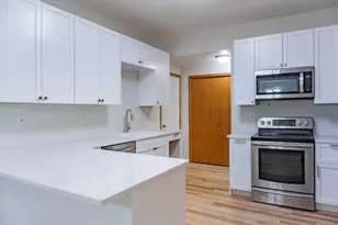 1122 Crystal Pl W, Chaska, MN 55318 - Photo 54