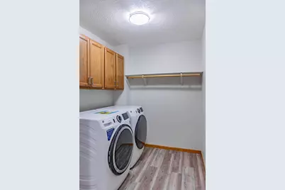 1122 Crystal Place W, Chaska, MN 55318 - Photo 38