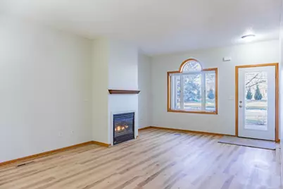 1122 Crystal Place W, Chaska, MN 55318 - Photo 16