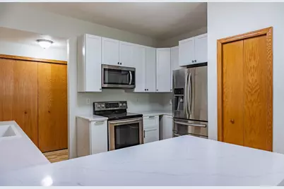 1122 Crystal Place W, Chaska, MN 55318 - Photo 56