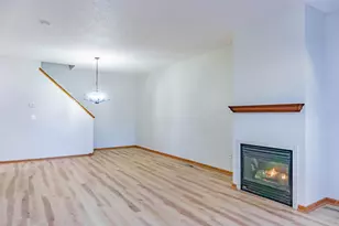 1122 Crystal Pl W, Chaska, MN 55318 - Photo 20