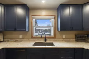 704 S 8th Ave W, Virginia, MN 55792 - Photo 6