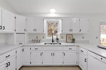 2571 Nemitz Avenue E, Maplewood, MN 55119 - Photo 12