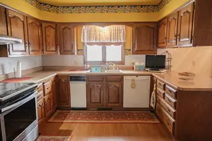 525 N Hood St, Blue Earth, MN 56013 - Photo 4