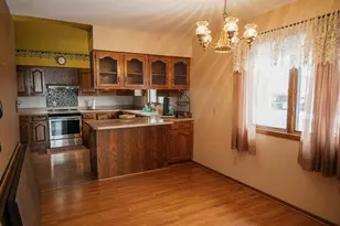 525 N Hood St, Blue Earth, MN 56013 - Photo 10