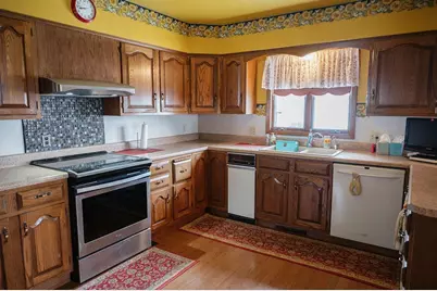 525 N Hood Street, Blue Earth, MN 56013 - Photo 2