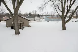 525 N Hood St, Blue Earth, MN 56013 - Photo 36