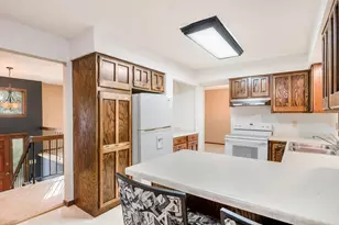 7585 Lanewood Ln N, Maple Grove, MN 55311 - Photo 14