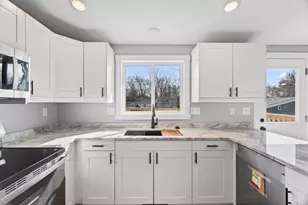 810 13th St SE, Rochester, MN 55904 - Photo 10