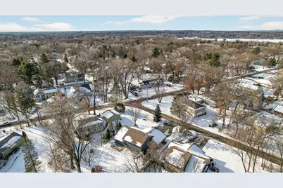 800 Griffin Avenue, Mahtomedi, MN 55115 - Photo 48