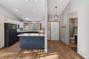 800 Griffin Ave, Mahtomedi, MN 55115 - Photo 32