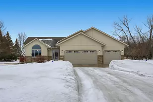 1609 40th Ave N, Moorhead, MN 56560 - Photo 1