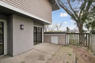 1318 Landmark Trail N, Hopkins, MN 55343 - Photo 6