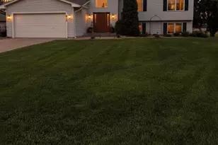 812 Larkspur Ct, Shakopee, MN 55379 - Photo 1