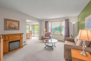 812 Larkspur Ct, Shakopee, MN 55379 - Photo 12