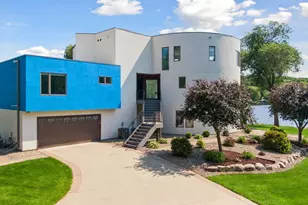 9235 Lake Riley Blvd, Chanhassen, MN 55317 - Photo 54