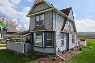 404 W Stevens Ave, Rushford, MN 55971 - Photo 1